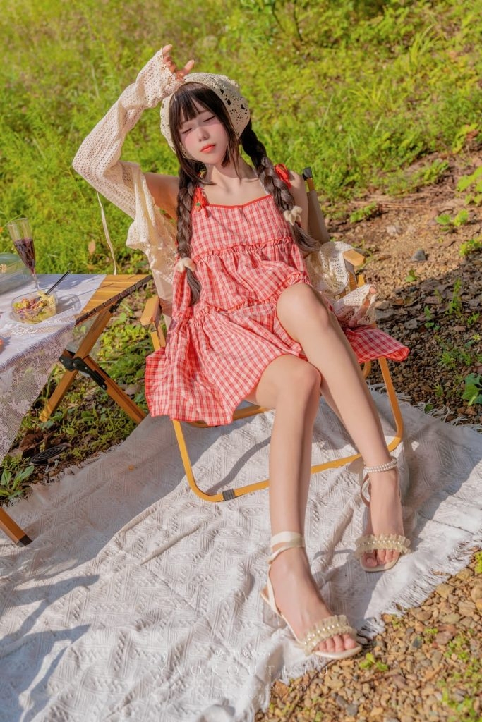 黏黏团子兔 咬一口兔娘ovo『绿野茶会』Lovesick girls 写真原图